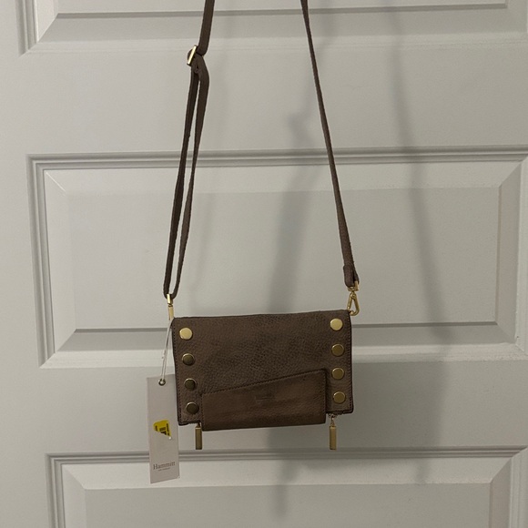 Hammitt Tan Pebbled Leather Levy Crossbody Bag Wallet Style Gold grommets NWT - Picture 2 of 14